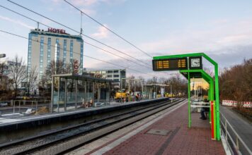 Verlängerte Hochbahnsteige gehen in Betrieb: Stadtbahnverkehr mit Drei-Wagen-Züge der ÜSTRA als Zielmarke