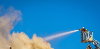 Küchenbrand verursacht Millionenschaden in Pattensen: Ermittlungen wegen fahrlässiger Brandstiftung laufen bereits