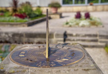 Berggarten wegen Sturmwarnung heute geschlossen – Schauhäuser offen für Besucher Berggarten wegen Sturmwarnung geschlossen, doch die Schauhäuser sind offen für Besucher. Erfahren Sie mehr über die aktuelle Situation