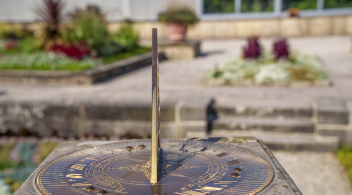 Berggarten wegen Sturmwarnung geschlossen, doch die Schauhäuser sind offen für Besucher. Erfahren Sie mehr über die aktuelle Situation