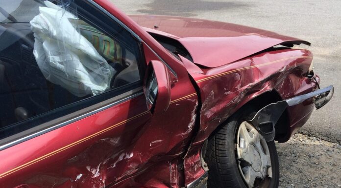 Ein Verkehrsunfall auf der A2 fordert drei Verletzte am Sonntagmorgen. Feuerwehr und Rettungsdienst waren im Einsatz