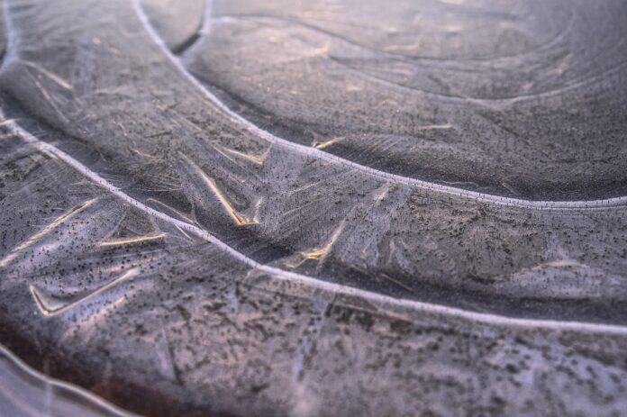 Die Stadtverwaltung warnt vor dem Betreten zugefrorener Gewässer in Hannover Betreten zugefrorener Gewässer lebensgefährlich: Stadtverwaltung warnt vor Gefahren am Maschsee und anderen Gewässern