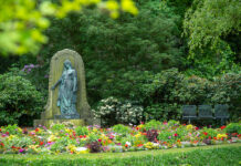 Friedhöfe am Wochenende geschlossen: Witterungsbedingte Schließung sorgt für Sicherheit von Besuchern und Mitarbeitenden