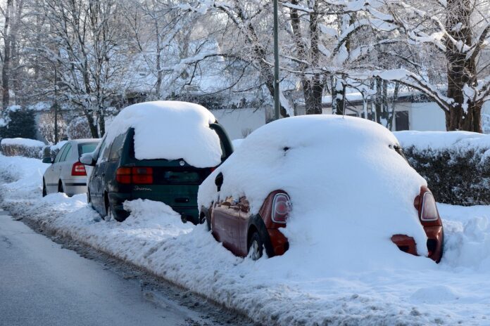 Winterliches Wetter mit Glatteis, Sturm und Schnee in Hannover erwartet In der Region Hannover wird winterliches Wetter mit Glatteis, Sturm und Schnee erwartet. Der Verkehr kann stark beeinträchtigt werden