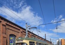 Historische Bahnen rollen jetzt:Zum 50-Jahre-Jubiläum gibt’s Ostermontag Oldtimerfahrten im 20-Minuten-Takt