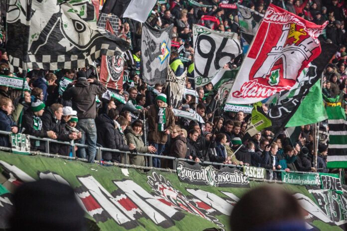 Hannover-96-Mythos zeigt Fans und Konflikte: Ausstellung zur Vereinsgeschichte, Ultras, Enke, 50+1 und Erfolgen