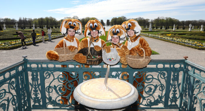 Osterhasen verteilen Schokolade: Osterspaziergang mit Spielen, Märchen, Führungen, Kutsche und Ballonblick in Herrenhausen