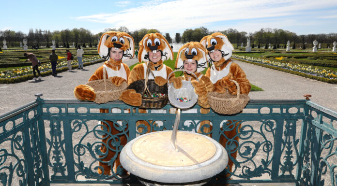 Osterhasen verteilen Schokolade: Osterspaziergang mit Spielen, Märchen, Führungen, Kutsche und Ballonblick in Herrenhausen