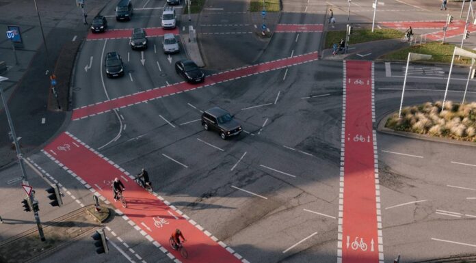 Zwei Spuren fürs Rechtsabbiegen: Am Aegidientorplatz startet ab Ende März ein sechsmonatiger Test mit gelben Markierungen