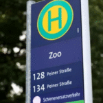 Gleisbauarbeiten auf der Linie 11 führen zur Sperrung. Stadtbahn endet an Haltestelle Freundallee, alternative Buslinien stehen bereit