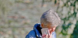 Die Polizei warnt vor Betrugsmasche: Schockanrufe zielen auf Senioren ab und verursachen hohe Schäden