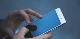 Das Handy als Fahrkarte: Die neue App ÜSTRA easy ermöglicht einfaches Einchecken, Einsteigen und Losfahren im Nahverkehr ohne Tarifzonen