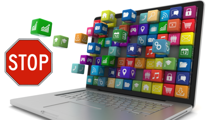 Microsoft 365 an Schulen gestoppt: Datenschutzfragen bremsen die Einführung, Datenzugriff endet am 21.04.2026 um 18:00 Uhr