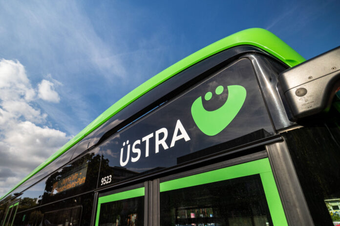 Busverkehr am Freitag eingeschränkt im ÜSTRA Gebiet Busverkehr am Freitag eingeschränkt: Wegen einer Betriebsversammlung bei ÜSTRA Reisen fallen zwischen 12 und 16 Uhr einzelne Fahrten aus