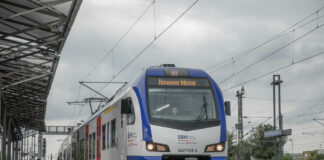 Hohe Verspätungen auf der S4 : Nach einem Oberleitungsschaden fahren Busse zwischen Hannover Messe/Laatzen und Hildesheim Hbf