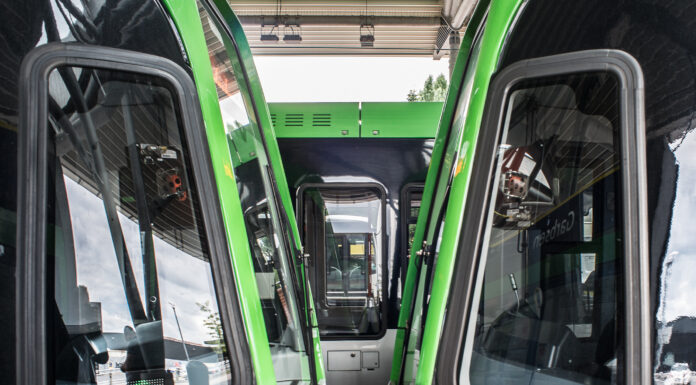 Hannover: Haltestelle Stadionbrücke fällt ab heute stadteinwärts aus In Hannover fällt die Haltestelle Stadionbrücke vom 27. Juli bis 12. August 2026 stadteinwärts aus. Die ÜSTRA nennt Ersatzwege