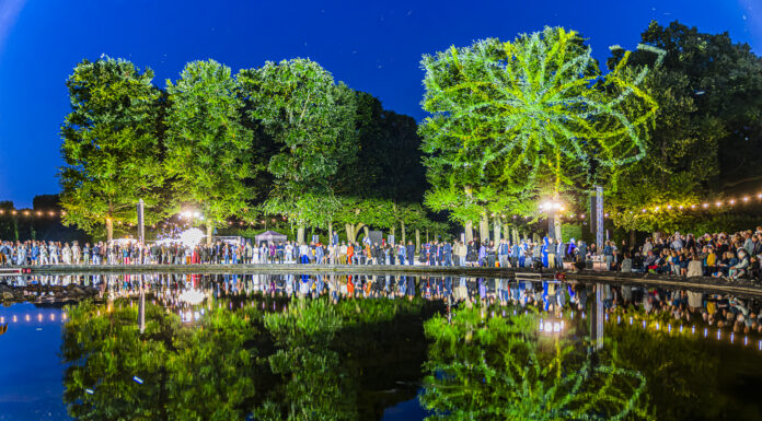 Schön hier! Kleines Fest in Hannover – 58.000 begeisterte Gäste im Großen Garten Kleines Fest in Hannover begeisterte 58.000 Gäste im Großen Garten. 2027 läuft das Festival 16 Tage ab 8. Juli weiter