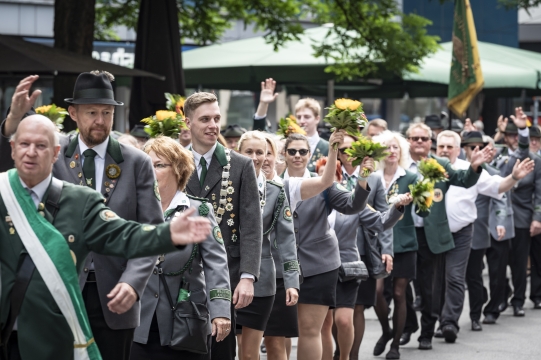 Schützenausmarsch in Hannover: Innenstadt teils gesperrt Die Polizei erwartet am Sonntag, 05.07.2026, zum Schützenausmarsch in Hannover Innenstadt spürbare Sperrungen und Verkehrsstörungen