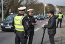 Bei einer Großkontrolle in Hannover: Die Polizei hat vom 31.07. bis 02.08.2026 166 Trunkenheitsfahrten gestoppt, viele auf E-Scootern