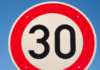 Tempo 30 auf der Vahrenwalder Straße vor der Dragonerstraße in Hannover Tempo 30 auf der Vahrenwalder Straße in Hannover: Vor der Dragonerstraße gilt das Limit ab sofort. Die Stadt reagiert auf 67 Unfälle seit 2023