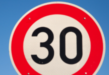 Tempo 30 auf der Vahrenwalder Straße vor der Dragonerstraße in Hannover Tempo 30 auf der Vahrenwalder Straße in Hannover: Vor der Dragonerstraße gilt das Limit ab sofort. Die Stadt reagiert auf 67 Unfälle seit 2023